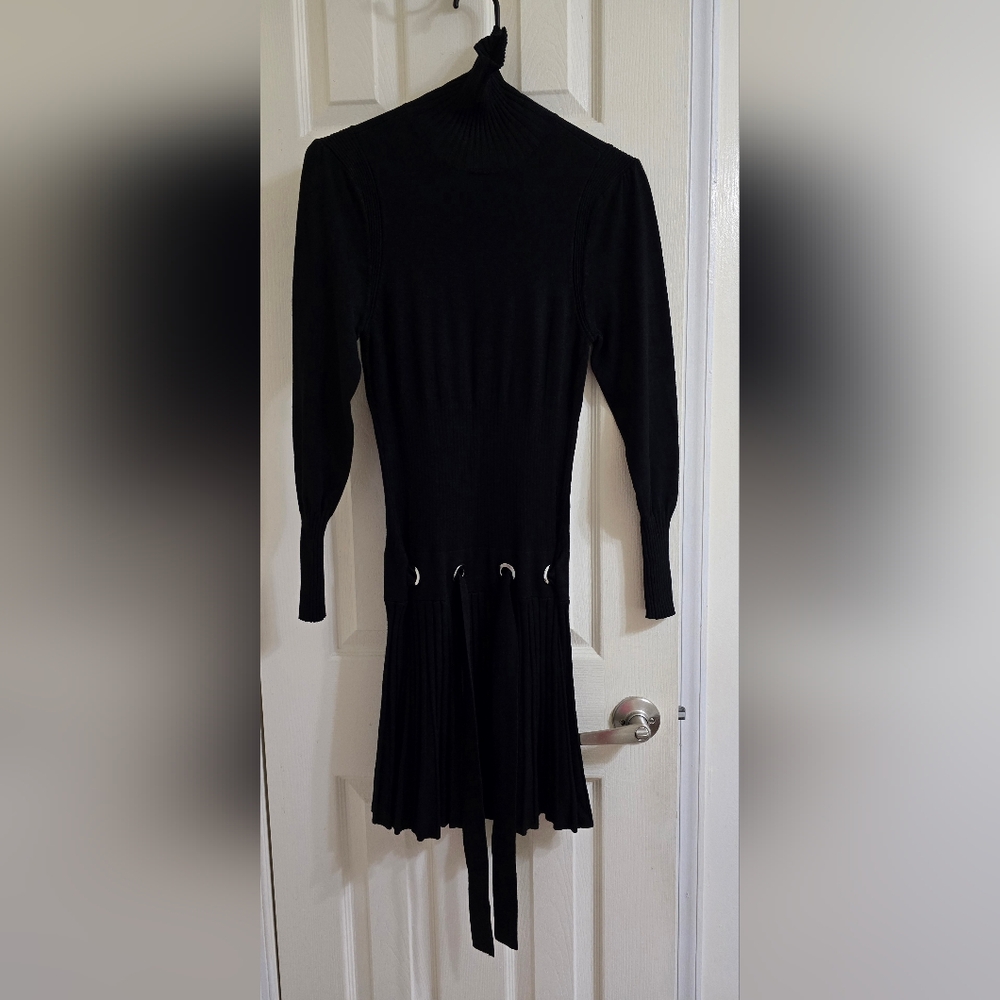 VENUS Black Long Sleeve Turtle Neck Dress